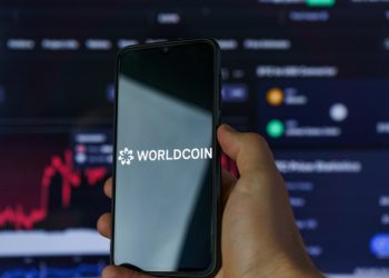 Is Worldcoin heading towards $0.58? Check forecast